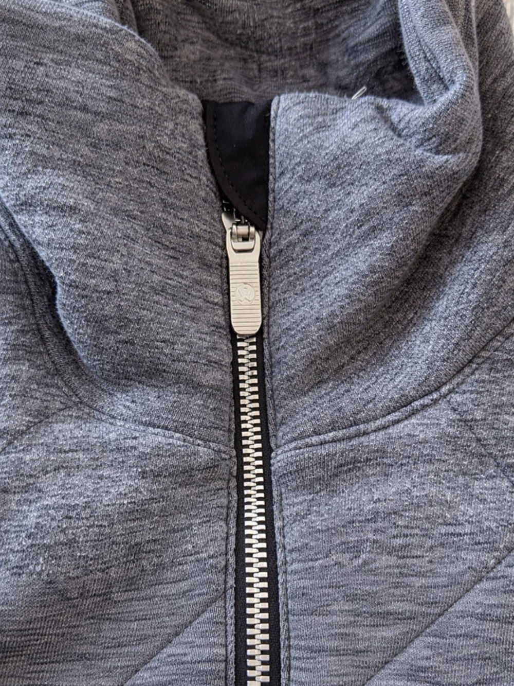 Lululemon Athletica Forever Warm Quilted Pullover Gray Size 2 - Picture 4 of 6